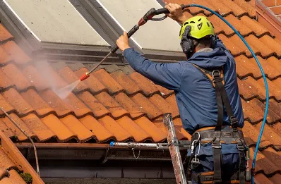 Démoussage et hydrofuge de toiture à Étalle